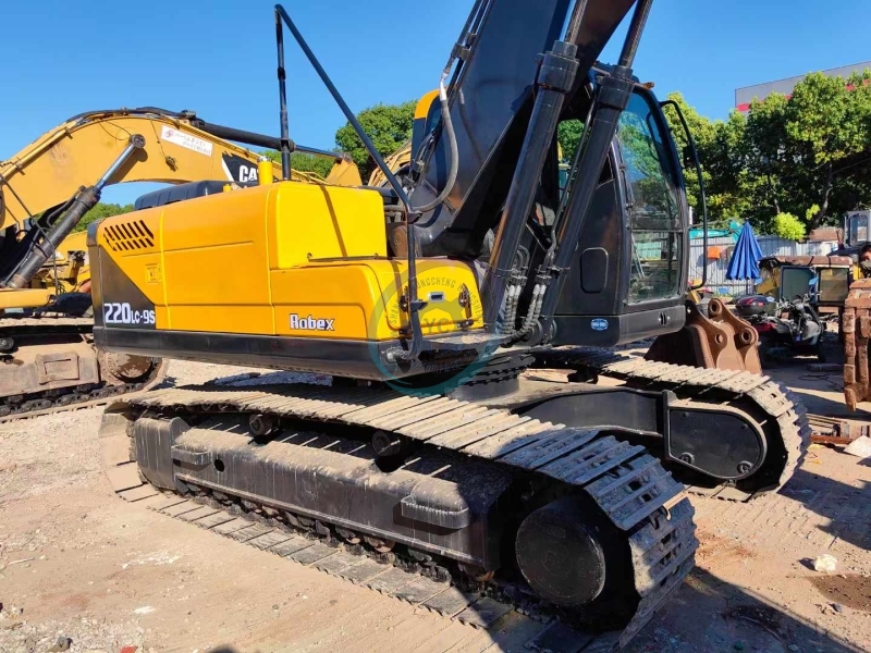 Hyundai 220