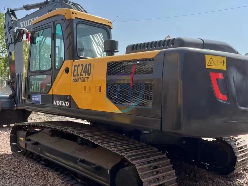 Volvo EC240B 2023