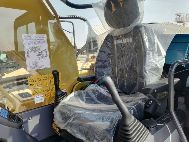 Komatsu PC210-10