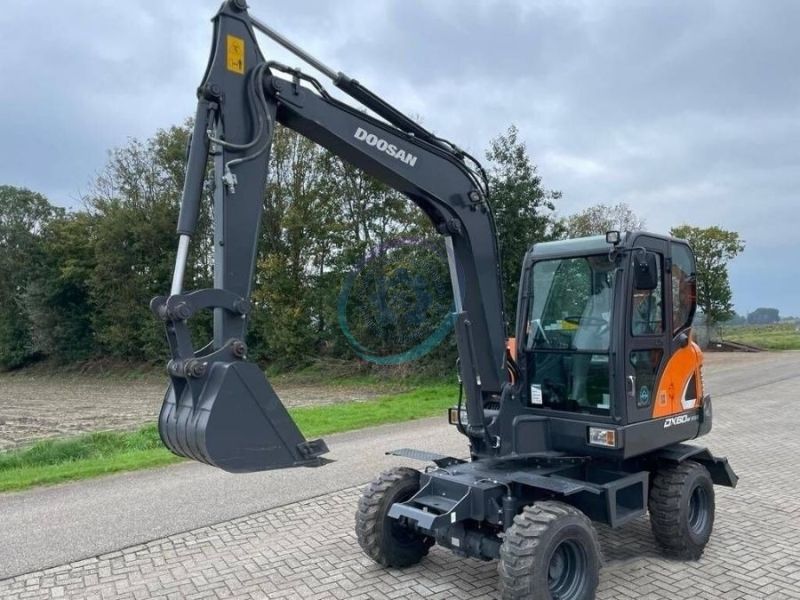 Doosan DX60W